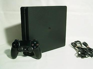 PS4 (Sony Playstation 4): U ponudi je Sony PlayStation 4.
Konzola je najnoviji SLIM model — 4