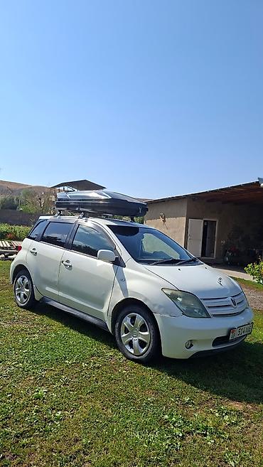 Транспорт: Toyota Ist: 2003 г., 1.3 л, Автомат, Бензин, Хэтчбэк — 2