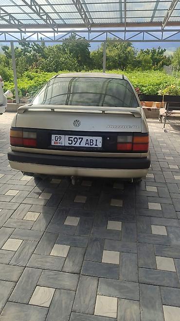 авто эмаль: Volkswagen Passat: 1988 г., Механика, Бензин, Седан — 4