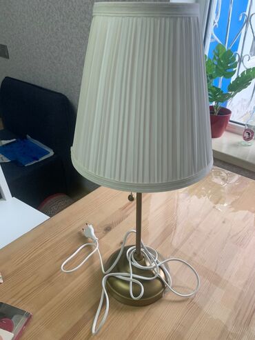 Digər: Ishlenib, yaxshi veziyyetde Ikea‘dan stolustu lampa