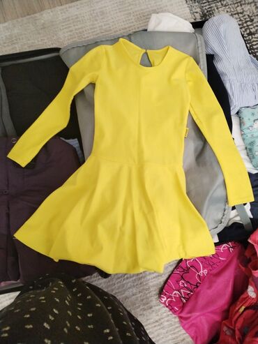 платье 5 6 лет: Детское платье, цвет - Желтый, Б/у