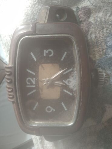 кузов бус: Продаю часы на москвич 407
нерабочий