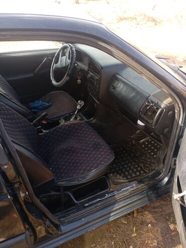 Volkswagen: Volkswagen Passat: 1994 г., 1.8 л, Механика, Газ, Седан — 3