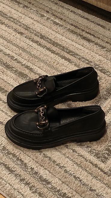 Qadın ayaqqabıları: Qadın ayaqqabısı – 38 razmer - Model: Loafer - Rəng: Qara - Detal: Ön — 1