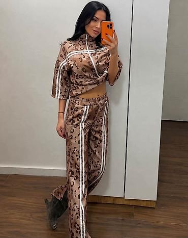 protector torbice: 08. Najtraženijee💫💫
S M L XL
Cena : 3.400 dinara H — 3