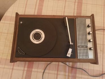 Pojačala i prijemnici: Tanjir,ruka,igla za retro,stari gramofon - Star Nepoznato stanje — 13