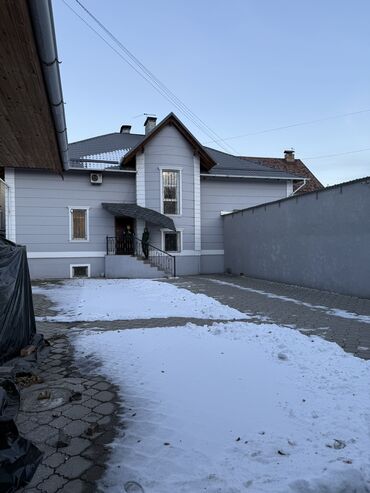 продаю дом бишкек ак босого: 200 м², 7 комнат, Утепленный, Бронированные двери, Забор, огорожен