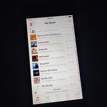 hisense 49: IPhone 5, Б/у, 32 ГБ, Space Gray, Зарядное устройство, Кабель, 98 % — 4