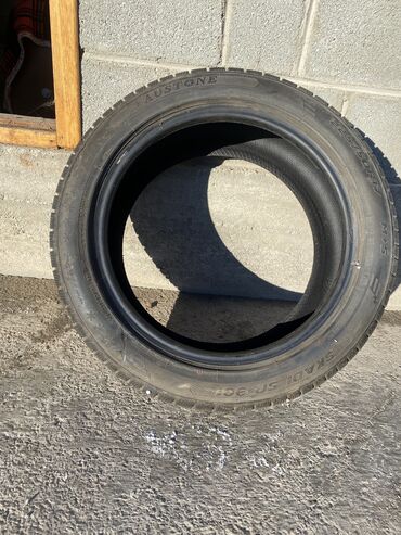 срочно продаю в связи с переездом: Продаю зимние шины размер-17.225/50 «липучки» Покупал в Москве 2 года
