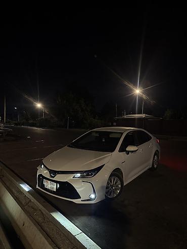 Унаа сатуу: Toyota Corolla: 2021 г., 1.8 л, Вариатор, Гибрид, Седан — 1