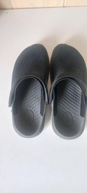 Босоножки, сандалии, шлепанцы: Мужские сандалии, 41, Crocs, Б/у, цвет - Черный, Самовывоз