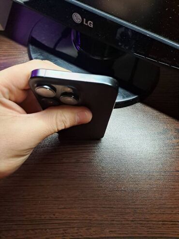 Apple iPhone: IPhone 16 Pro, 256 GB, Black Titanium, Face ID — 5