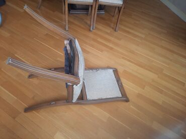 qoz agacindan stol: Stulun ayağı sınıb düzəltmək mümkündür. Qoz ağacıdır materyalı