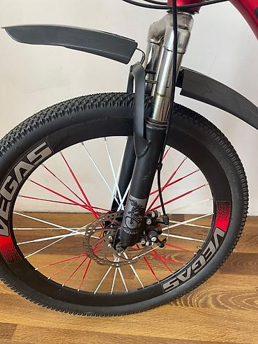 lxtx velosiped: Vegas şəhər/dağ velosipedi - Rəng: mat qırmızı, qara loqo və detallar — 5