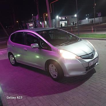 Honda: Honda Fit: 2010 г., 1.3 л, Вариатор, Гибрид, Хэтчбэк — 9