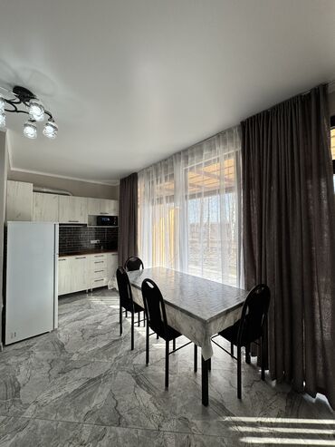 Посуточная аренда домов: 50 м², 3 комнаты — 4