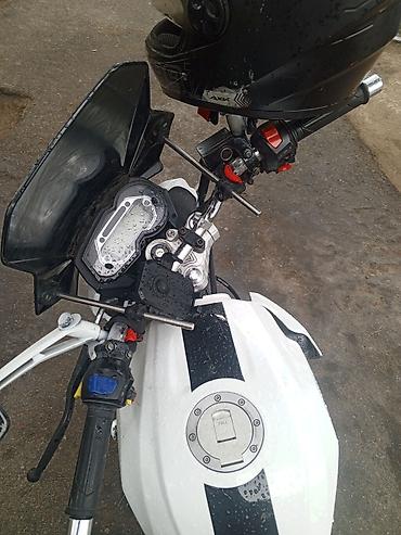 moped baqaj: Mototəslimat üçün hazır motosiklet dəsti - Ağ rəngli şəhər — 2