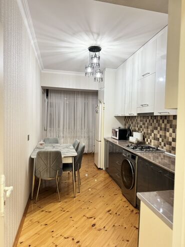 Qonaq otağı dəstləri: Satılır: tam həcmli qonaq otağı və yataq otağı mebel dəsti Qonaq — 10