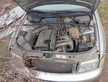 Audi: Audi A4: 1995 г., Седан — 10