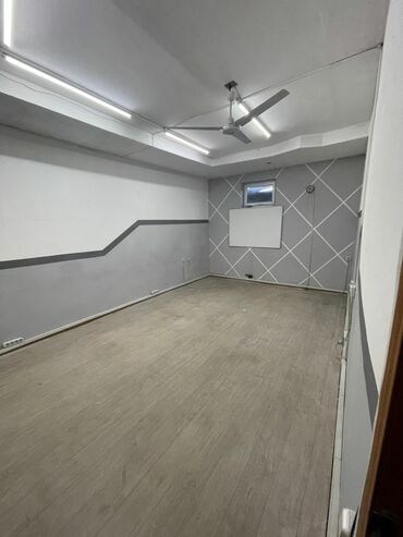 мебель в салон: Сдаю помещение 20м² в административном здании на 5-м этаже, есть