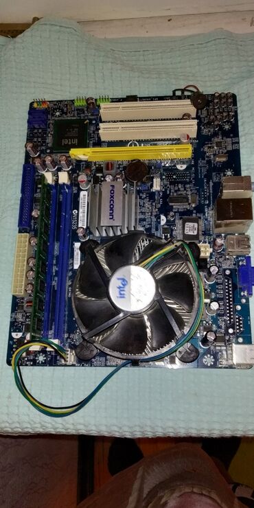 2gb: Ana plata+Intel Pentium+Intel Culer+Qida bloku 250W+RAM 2GB