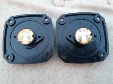 Zvučnici i stereo sistemi: Onkyo DX-11; Delovi -supervisoki 8,5x8,5cm= 20e -visoki 11x11cm= 50e — 6