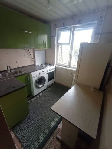 3 комнатная квартира 104 серии бишкек: 2 комнаты, 43 м², 104 серия, 2 этаж, Косметический ремонт