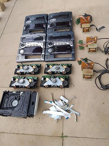 iqlim paneli: Jvc musiqi mərkəzi hissələri,paneli biri5azn,tape bloku biri-5azn,sd — 1