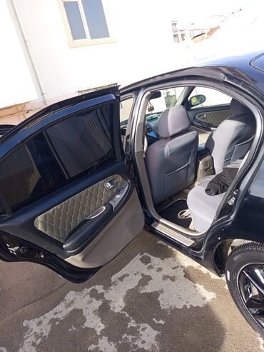 Nissan: Nissan Maxima: 3 l | 2002 il Sedan — 8