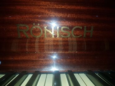 Музыкальные инструменты: Продаётся пианино Ronisch