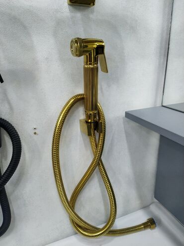смеситель для душа: Qızılı rəngdə bidet sprey dəsti - Material: metal korpus və metal