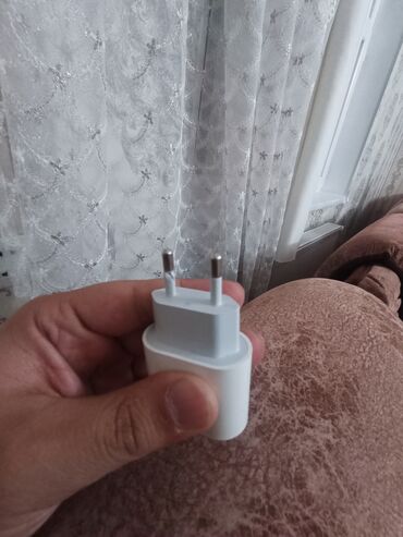 Adapterlər: Adapter Apple, 20 Vt, Yeni