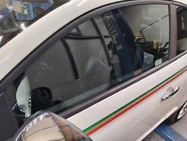 Auto-delovi: Fiat 500 levo staklo. Fiat 500 levo stakloOriginalni delovi Moguca — 1