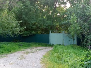 теплый склад: **Продаётся дом участок 11 соток по ул. Орозбекова, первая линия –