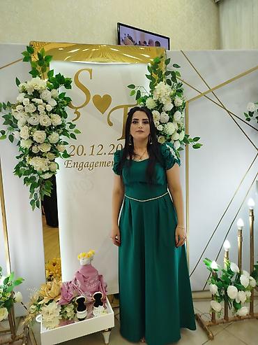 Şəxsi əşyalar: Məhsul: Tünd zümrüd-yaşıl ziyafət/gecə paltarı Təsvir: - Klassik — 1