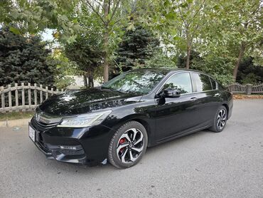 срочно продаю хонда серви: Honda Accord: 2017 г., 2.4 л, Вариатор, Бензин, Седан