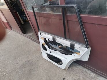 Auto delovi: Vrata zadnja desna Lada 2104 Karavan(bela)ZD3. Skinuta sa rastavljenog — 9