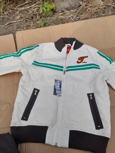 женские зимние куртки бишкек: Актуально,без тупых вопросов.Продаю курту,размер примерно 44-48,нужно