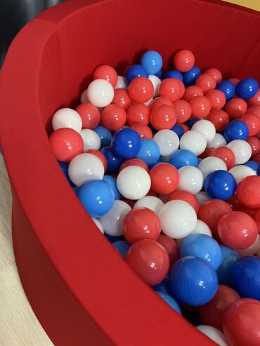 детский бассейн с шариками: Шарики на сухие бассейны оптом и в розницу! Цена 1-шарика 9с