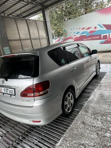 Toyota: Toyota Ipsum: 2002 г., 2.4 л, Автомат, Бензин, Универсал — 2