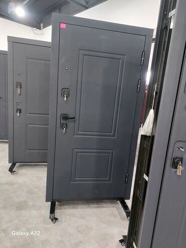 Giriş qapıları: Dəmir giriş qapıları – müasir dizayn və gücləndirilmiş təhlükəsizlik — 44