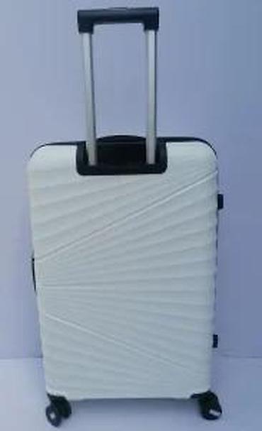 Putni koferi i torbe: Tvrdi kofer na točkiće – beli, moderno reljefno kućište - Materijal — 19