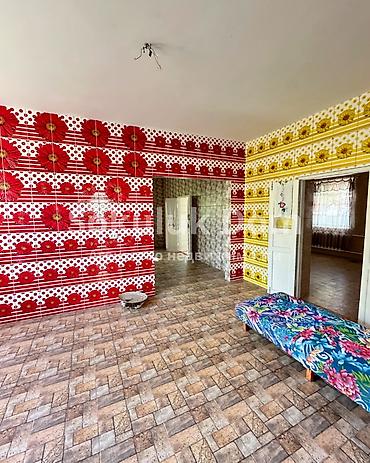 Продажа коттеджей и домов: 🏠Продается дом в с. Сокулук 🟡Комнаты: 7 🟡Участок: 7 соток 🟡Отопление — 8
