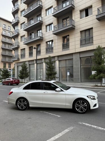 Mercedes-Benz: Mercedes-Benz C 200: 1.6 l | 2017 il Sedan — 20
