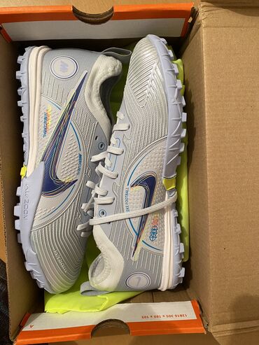 Кроссовки и спортивная обувь: Бутсы Nike Мercurial Новые из коробки. Оригинальные футбольные бутсы