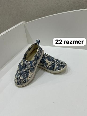 Uşaq dünyası: Yaxsi veziyyetdedir. Az geynilib. 22 razmer — 1