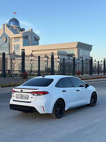 Транспорт: Toyota Corolla: 2020 г., 2 л, Автомат, Бензин, Седан — 2