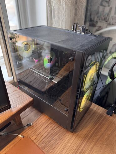 Настольные ПК и рабочие станции: Компьютер, ядер - 8, ОЗУ 16 ГБ, Для несложных задач, Б/у, Intel Xeon, AMD Radeon RX 580, HDD + SSD — 6