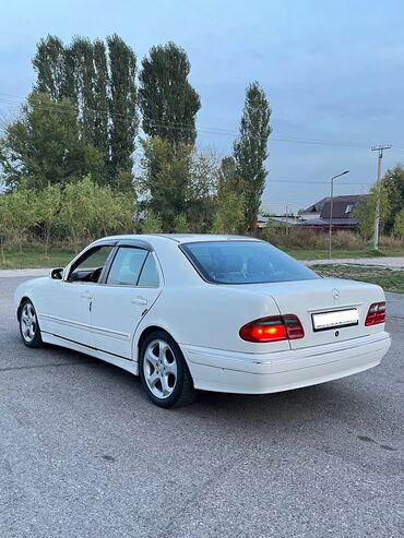 мерседес 110: Mercedes-Benz E 320: 2001 г., 3.2 л, Автомат, Бензин, Седан