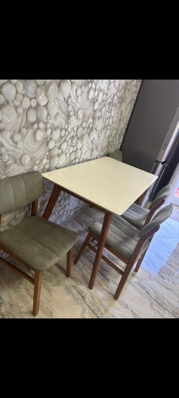 stol stul mebel: Stol,4 stulla satılır 220 azn.Stol açılmır.Dəst yaxşı